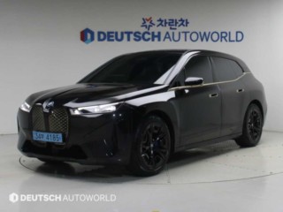 iX xDrive 40